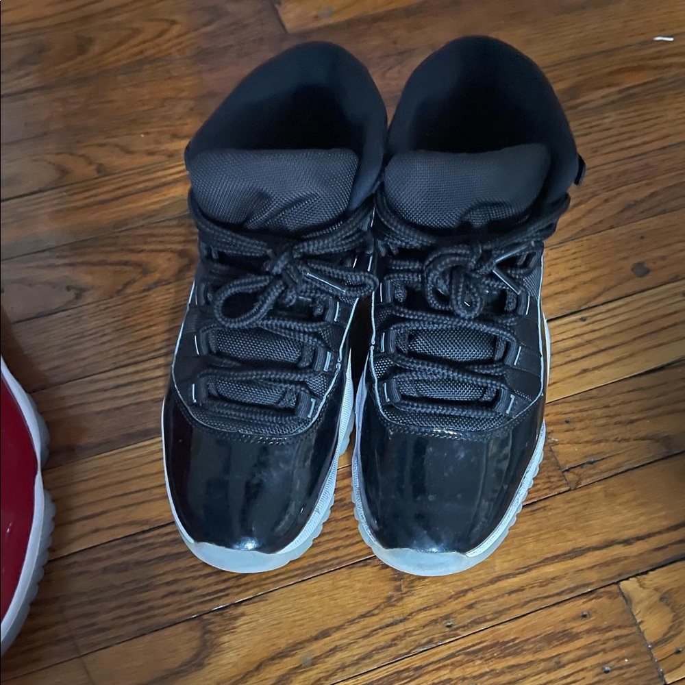 Used  good condition no box size 7.5 classic Jordan’s